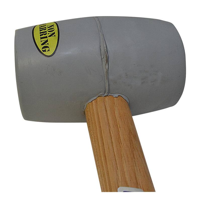 Mazo de goma blanco de 20 oz de Vaughan con mango de madera dura de 13 pulgadas - RM2W