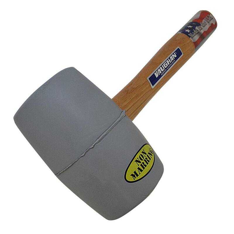 Mazo de goma blanco de 20 oz de Vaughan con mango de madera dura de 13 pulgadas - RM2W