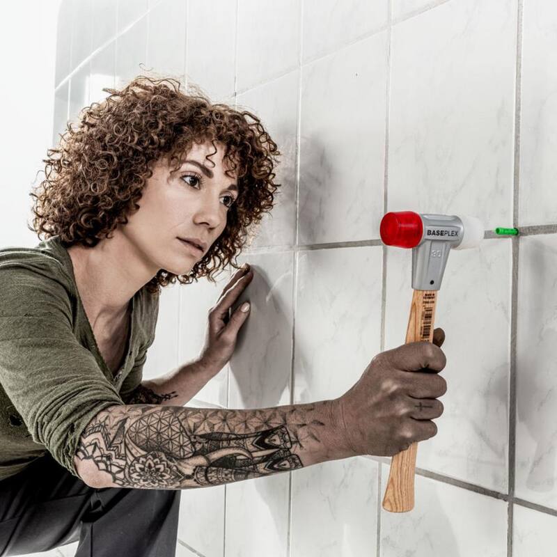 Baseplex Halder 11 oz. Martillo de maza con carcasa de fundición de zinc, mango de madera dura, cara de plástico rojo y cara de nylon blanco - 3968.030
