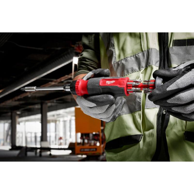 Milwaukee Desarmador Multi-Bit de Trinquete 14 en 1 - 48-22-2903