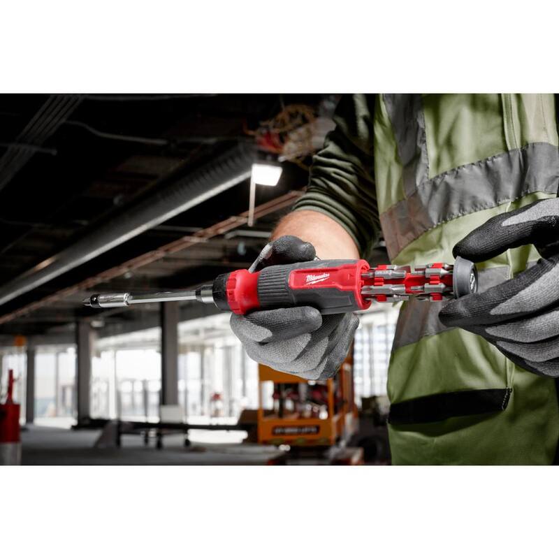 Desarmador con trinquete de precisión de multiples puntas Milwaukee 27 en 1 - 48-22-2904