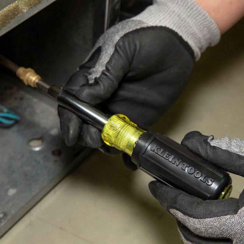 Herramienta de múltiples puntas y destornillador de 11 en 1 de Klein Tools con herramienta para válvula Schrader - Mango con agarre acolchonado - 32527