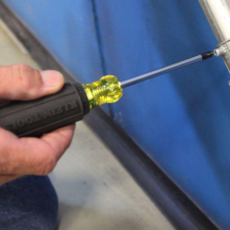 Destornillador de punta combinada #2 de Klein Tools con mango de agarre acolchonado y punta redonda de 4 pulgadas - 7324