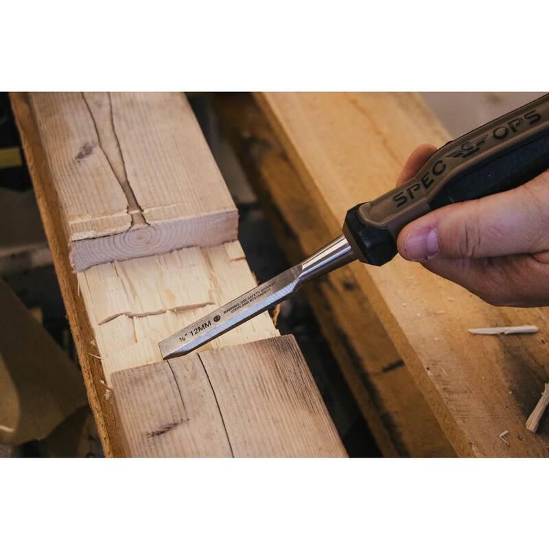 Cincel de madera SPEC OPS, hoja de 1/2 pulgadas, hoja de acero de alto carbono, agarre absorbente de impacto - SPEC-C1-12
