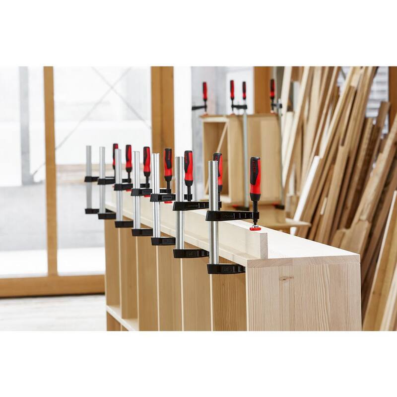 Sargento de barra de la serie TG de BESSEY de 24 pulgadas con mango de plástico compuesto y 4 pulgadas de profundidad de garganta - TG4.024+2K