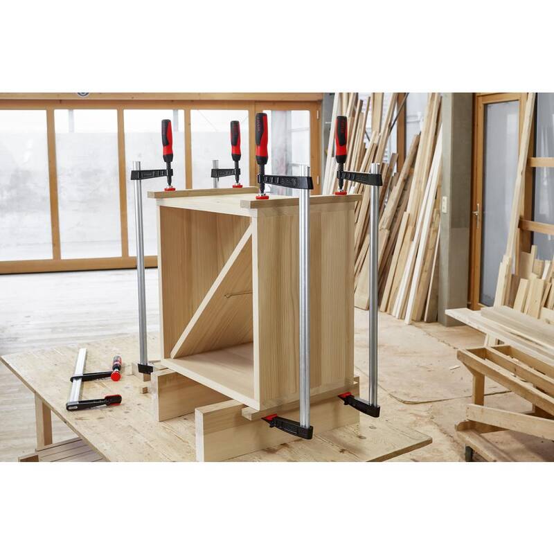 Sargento de barra de la serie TG de BESSEY de 24 pulgadas con mango de plástico compuesto y 4 pulgadas de profundidad de garganta - TG4.024+2K