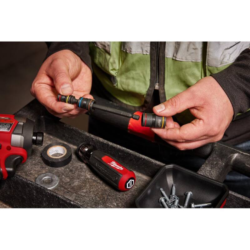 Milwaukee Multi-Nut Driver con Impacto SHOCKWAVE y Puntas Magnéticas para Dados - 48-22-2921