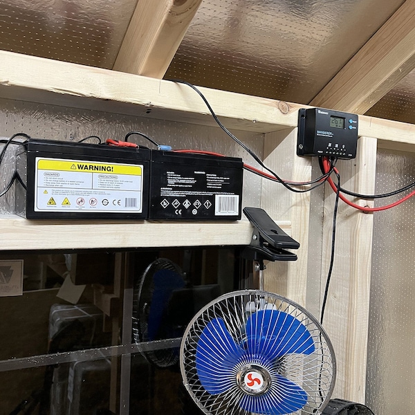 Liftcharger Shed Off-grid Solar Kit for Light and Fan, Panel + Battery + Light Fixtures - SOG1001230LF