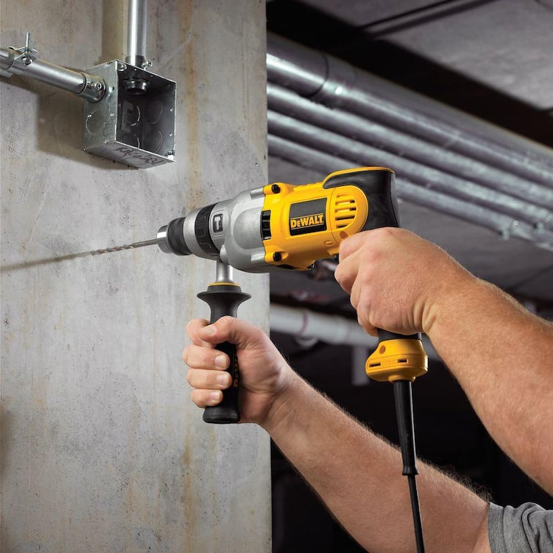 DEWALT Taladro percutor a pistola reversible de velocidad variable de 1/2 pulgadas y 10 amperes - DWD520