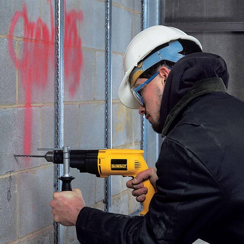 DEWALT Taladro percutor de doble rango de velocidad variable y reversa de 7.8 amperios y 1/2 pulgadas - DW505