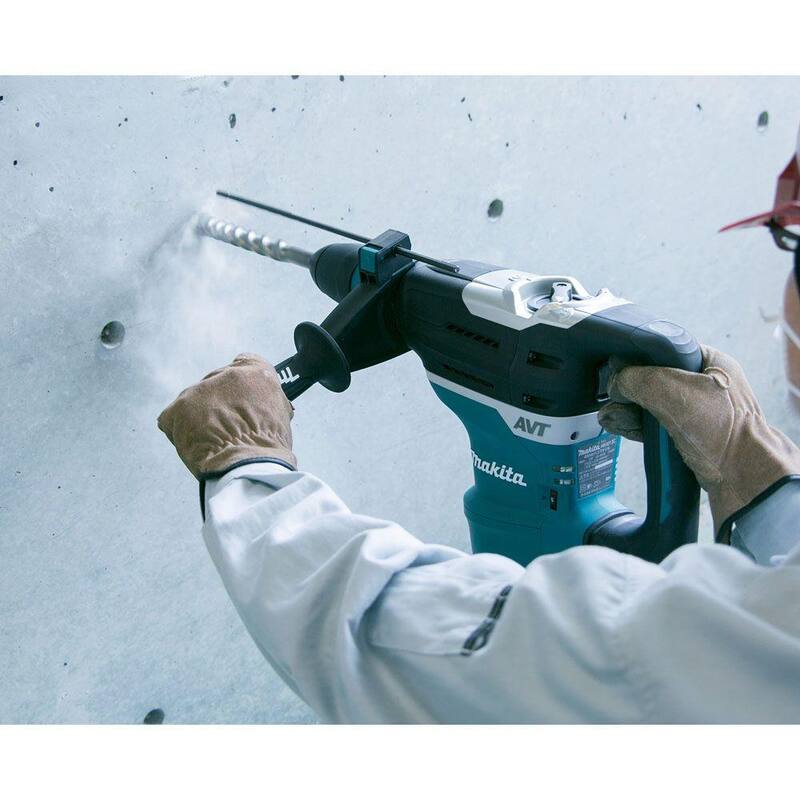Martillo rotativo SDS-MAX con cable Makita de 11 amperios y 1-9/16 pulgadas con tecnología AVT (Anti-Vibration Technology) para concreto/mampostería con estuche resistente - HR4013C