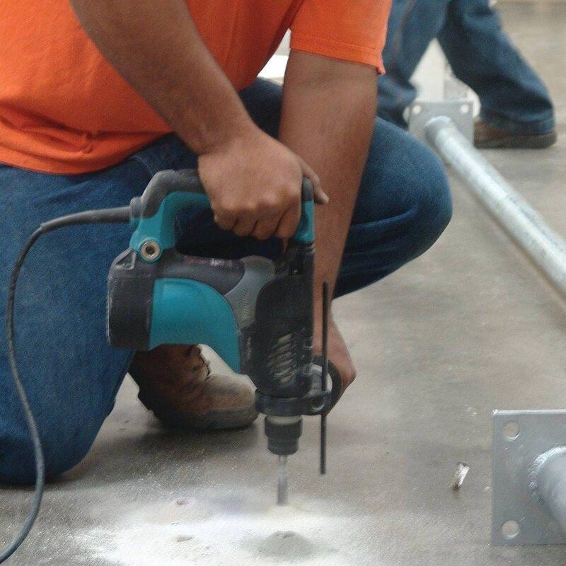 Martillo Rotativo para Concreto/Mampostería con Cable SDS-Plus de 7 Amperes y 1-1/8 pulgadas de Makita con Mango Lateral y Estuche de Plástico Resistente - HR2811F