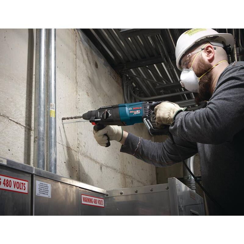 Martillo rotativo Bosch Bulldog Xtreme de 8 amperes y 1 pulgada con velocidad variable con cable SDS-Plus y taladro con martillo de concreto, con amoladora angular de 4-1/2 pulgadas gratis - 11255VSRGWS8-45