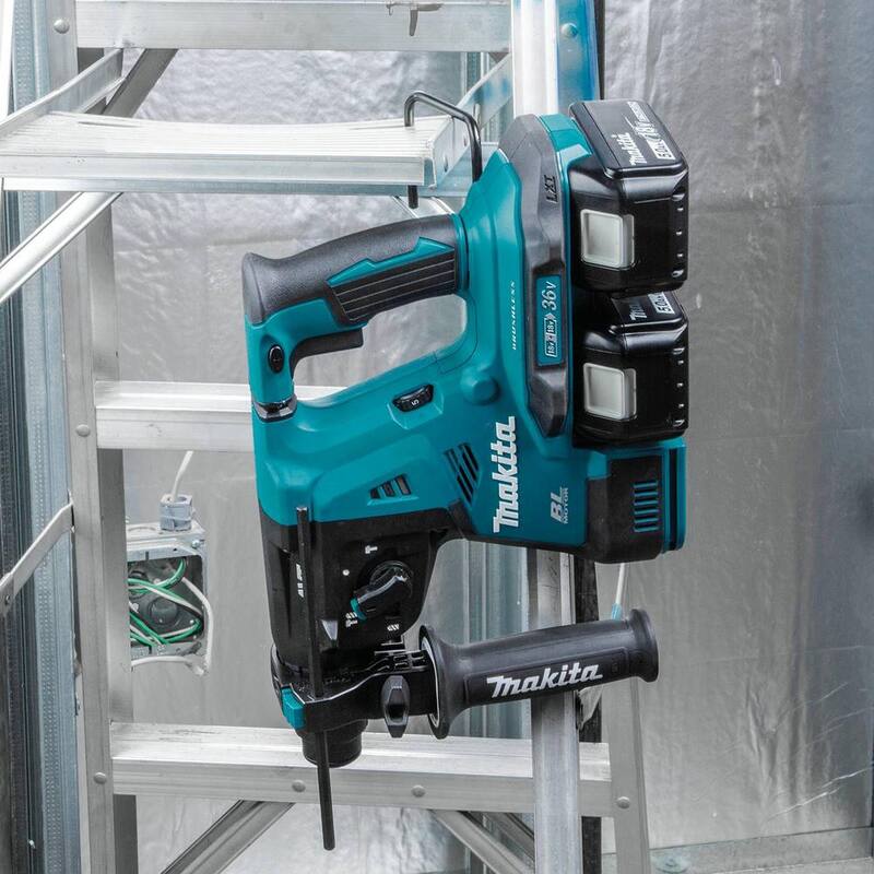 Kit de martillo rotativo inalámbrico sin escobillas de litio Makita 18V X2 LXT 36V 1-1/8 in. 5.0 Ah - XRH08PT