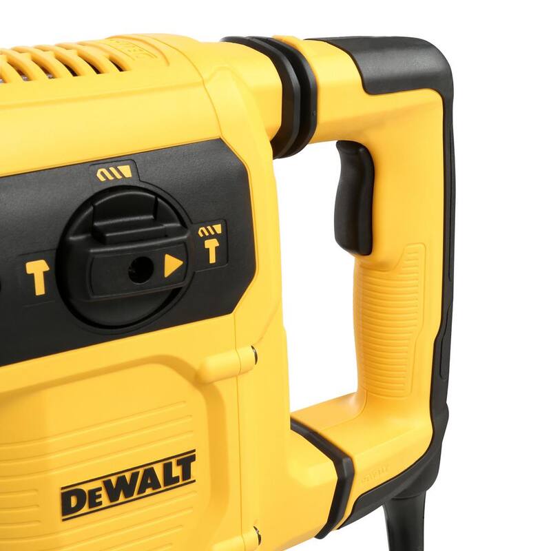 DEWALT 10.5 amperios 1-9/16 pulgadas. SDS-MAX con cable combinado Martillo giratorio de concreto/mampostería con SHOCKS y estuche - D25481K