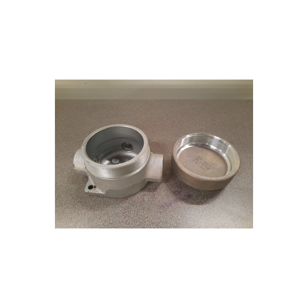 Eaton Wallplates and Accessories Outlet Box, 3-Gang 3/4'' Threaded Hub, 3-3/16'' Cover Opening, Overlappi - EAJT26