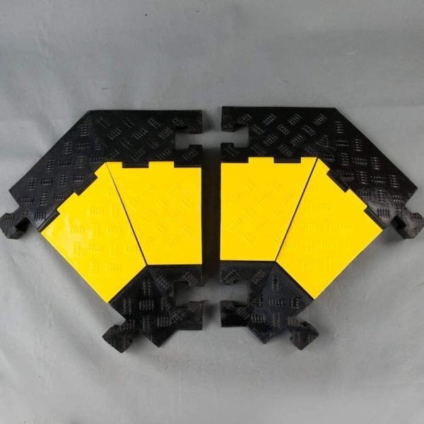 Southwire Cable Protector Right Turn, 4 in H, 26-1/2 in L, 22-3/4 in W, 3 Channel, Rubber, Black, Yellow - 31207-1