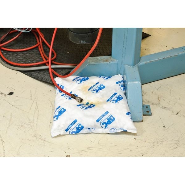 Brady Sorbents, 28 gal, 18 in x 18 in, Oil, White, Polypropylene - OIL1818
