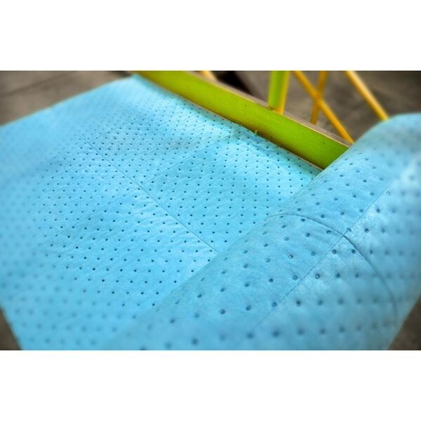 Spilfyter Sorbents, 66 gal, 32 in x 150 ft, Oil, Blue, Polypropylene - 18463B