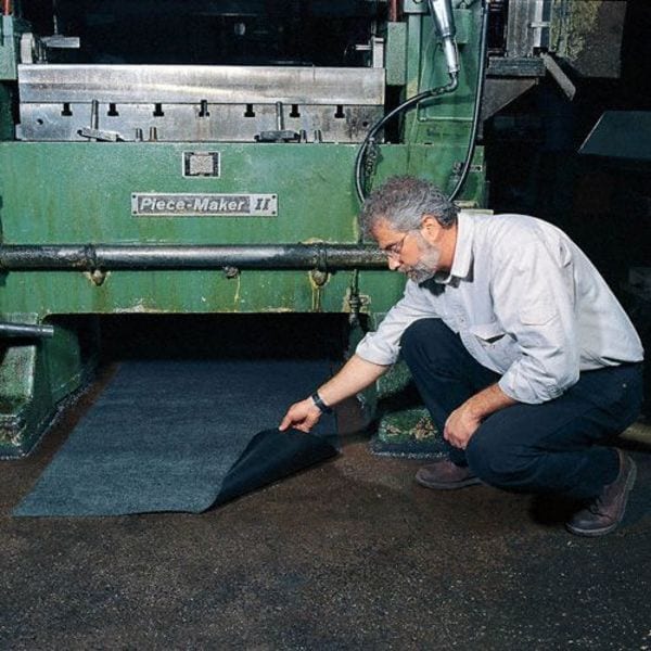 Brady Sorbents, 25 gal, 3 ft x 100 ft, Universal, Black, Polypropylene - BSM100