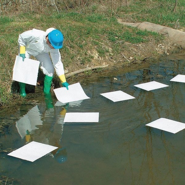 Pig Sorbents, 22 gal, 15 in x 20 in, Oil, White, Polypropylene - MAT440