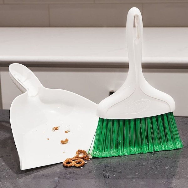Libman Whisk Broom with Dustpan, Polypropylene Bristle, 11 in OAL, Plastic Handle - 1031