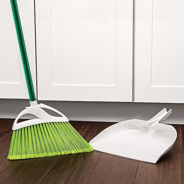 Libman PETPLUS Angle Broom, 9-1/2 in Sweep Face, 6 in L Trim, Fiber Bristle, Steel Handle - 1680