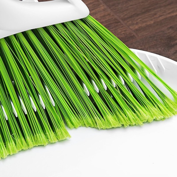 Libman PETPLUS Angle Broom, 9-1/2 in Sweep Face, 6 in L Trim, Fiber Bristle, Steel Handle - 1680