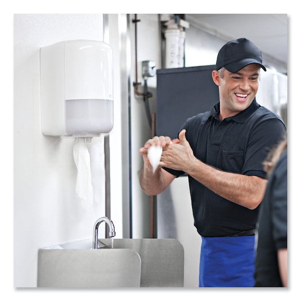 Tork Tork Centerfeed Paper Towel White M2, High Absorbency, 6 x 610 Sheets, 121202 - 121202