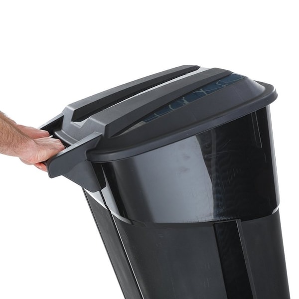 United Solutions COLORmaxx Trash Can, 32 gal Capacity, Black - TI0061