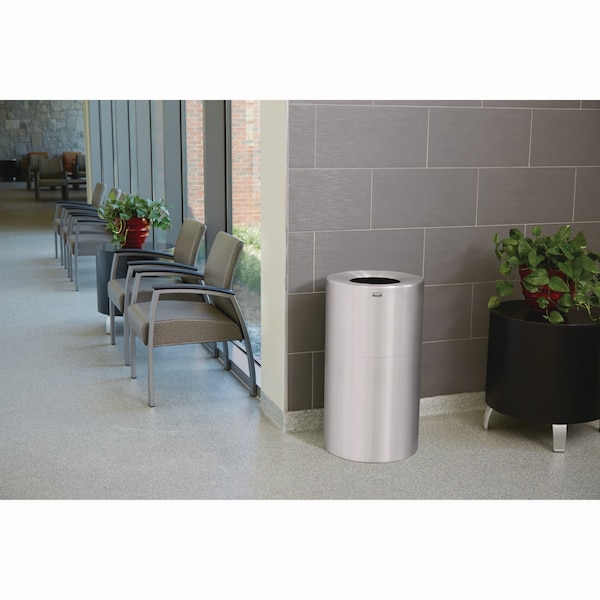 Rubbermaid Commercial 35 gal Trash Bags, 18 in x 32 in, Satin Aluminum - FGAOT35SAPL