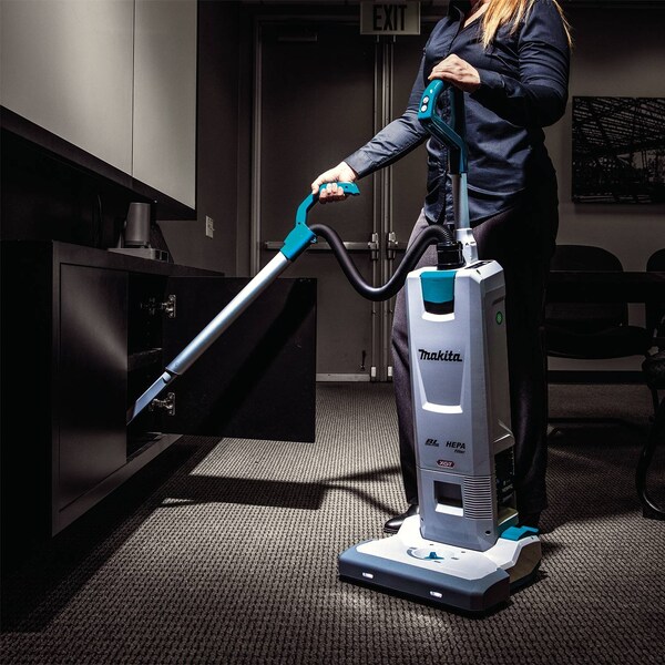 Makita Cordless Upright Vacuum, 20.3 lb, 57 dB - GCV09L1