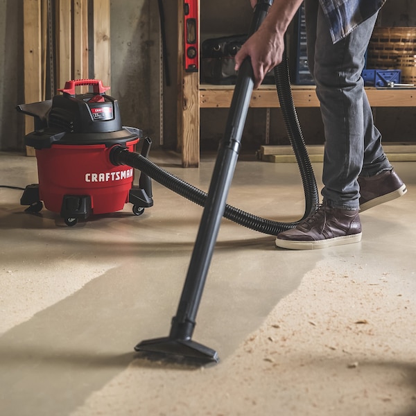Craftsman 6 Gallon 3.5 Peak HP Wet/Dry Vac, Portable Shop Vacuum with Attachments - CMXEVBE17584