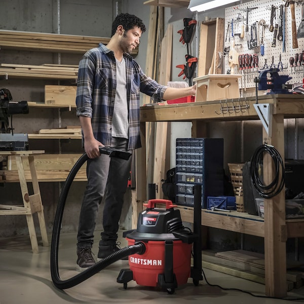 Craftsman 6 Gallon 3.5 Peak HP Wet/Dry Vac, Portable Shop Vacuum with Attachments - CMXEVBE17584