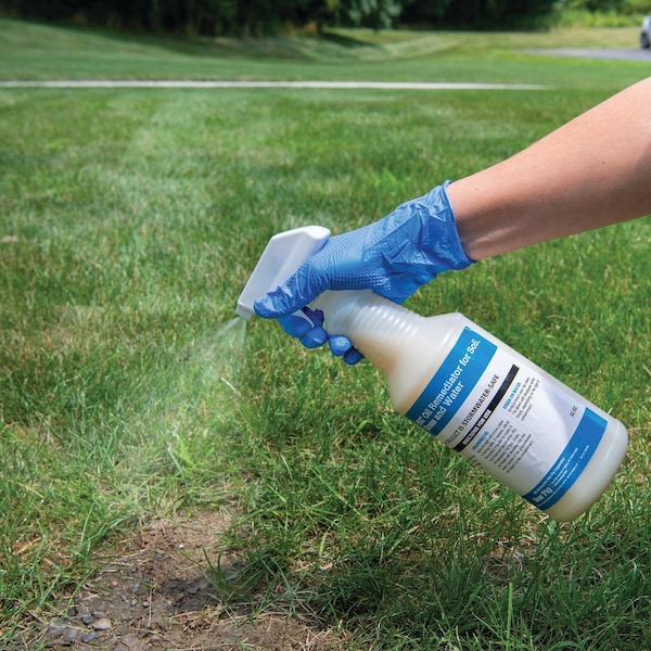 Pig Oil Remediator for Soil, Grass and Water, Remediator, 32 oz. Spray Bottle - CLN953