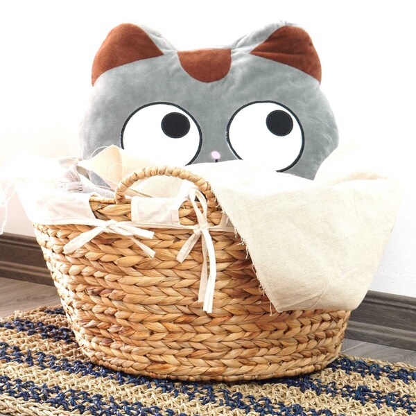 Vintiquewise Water Hyacinth Natural Oval Wicker Laundry Basket with Handles and White Cotton Liner - QI004231