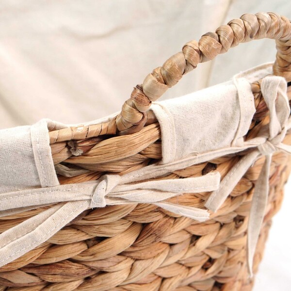Vintiquewise Water Hyacinth Natural Oval Wicker Laundry Basket with Handles and White Cotton Liner - QI004231