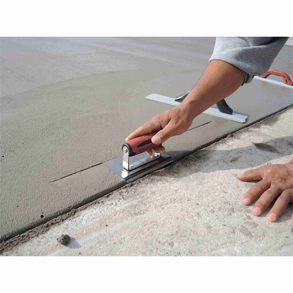 Marshalltown High Carbon Steel Hand Edger, Concrete Edger, Curved End Edger, 6 x 4 inch Edger, 3/8 in Radius - 156D