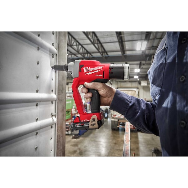 Milwaukee Tool M18 FUEL 1/4 in. Blind Rivet Tool with ONE-KEY Kit - 2660-22CT