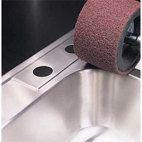 Banda de lijado Scotch-Brite, 3 pulgadas de ancho, 10 11/16 pulgadas de largo, sin tejer, óxido de aluminio, muy fino, SC-BS, azul - 7000120655