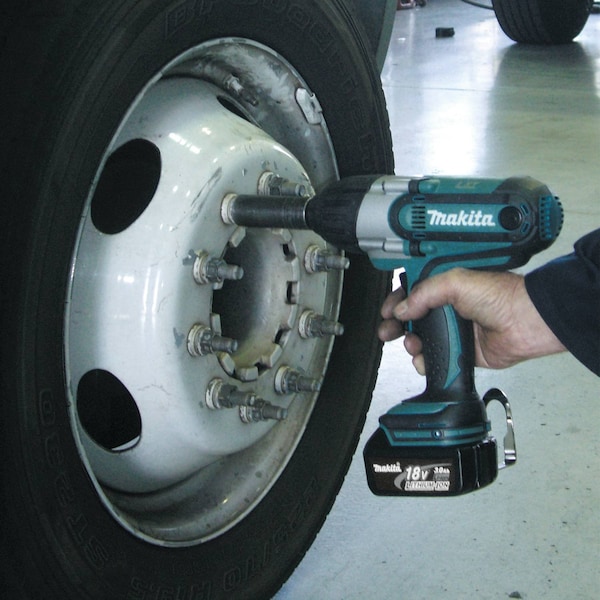 Makita Impact Wrench Kit, Cordless, 18VDC, 10 1/2 - XWT04S1